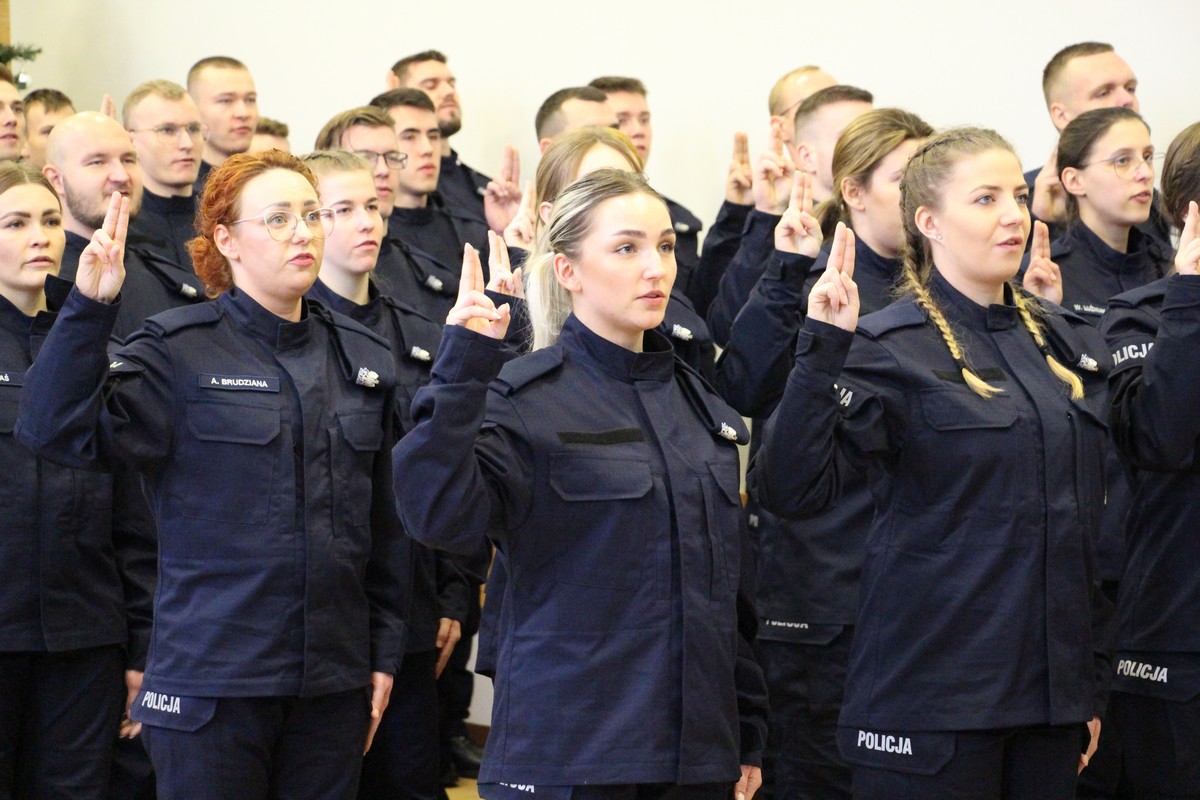 Nowi Funkcjonariusze W Szeregach Czarnkowskiej Policji Aktualności